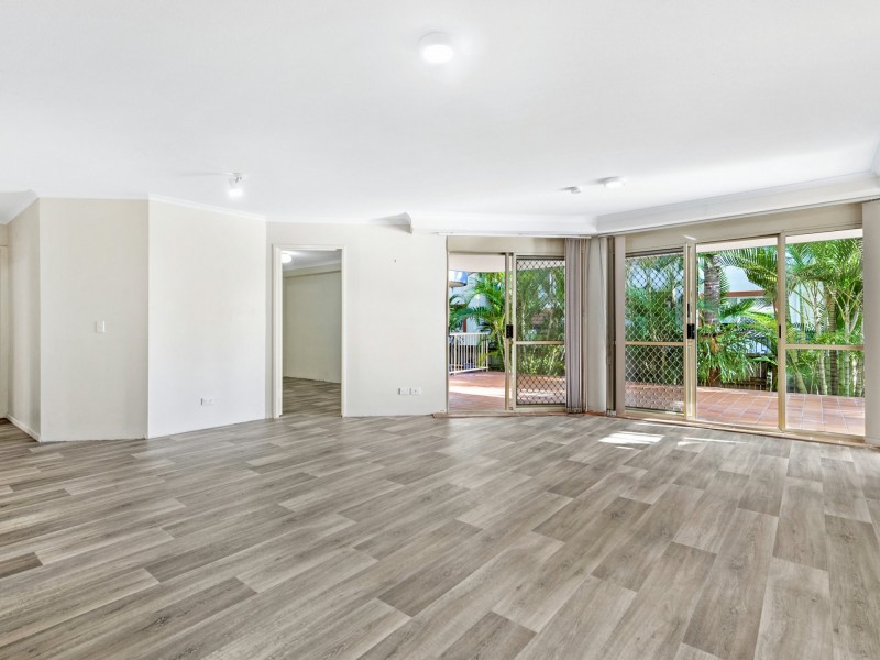 2/146 Marine Parade, Southport QLD 4215