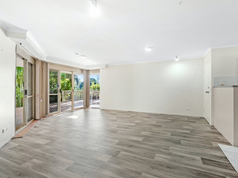 2/146 Marine Parade, Southport QLD 4215