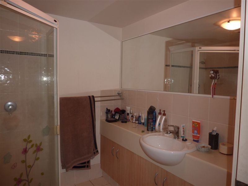 27/24 Slatyer Avenue, Bundall QLD 4217