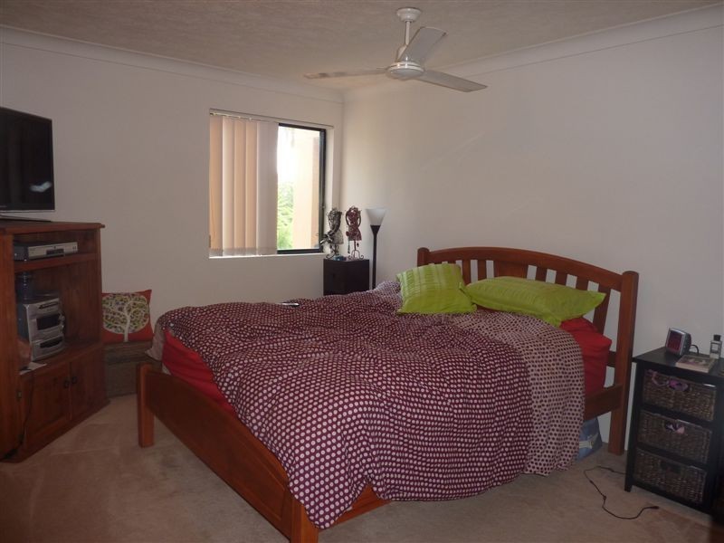 27/24 Slatyer Avenue, Bundall QLD 4217