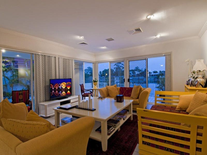 2 Moomba Court, Sorrento QLD 4217