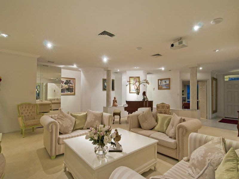 2 Moomba Court, Sorrento QLD 4217