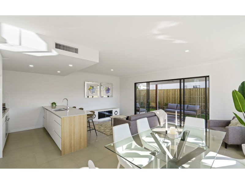 Hope Island QLD 4212