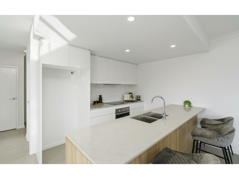 Hope Island QLD 4212