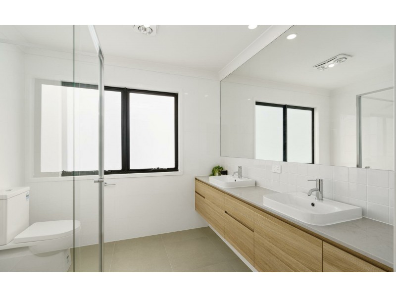 Hope Island QLD 4212