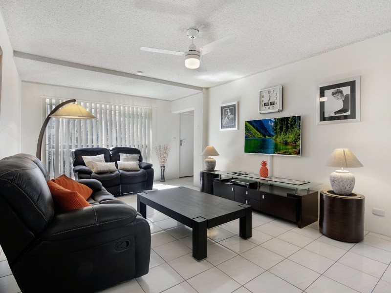 2/21 Darrambal Street, Surfers Paradise QLD 4217