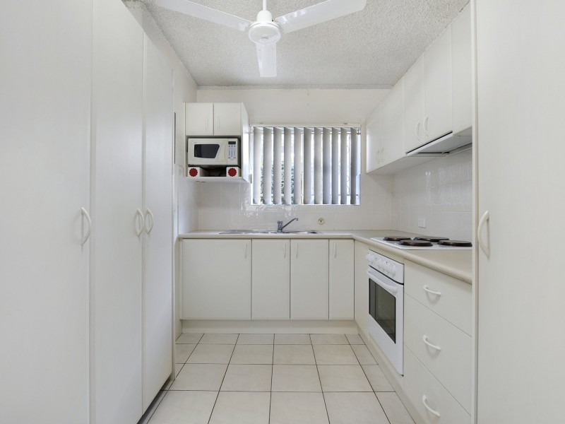 2/21 Darrambal Street, Surfers Paradise QLD 4217