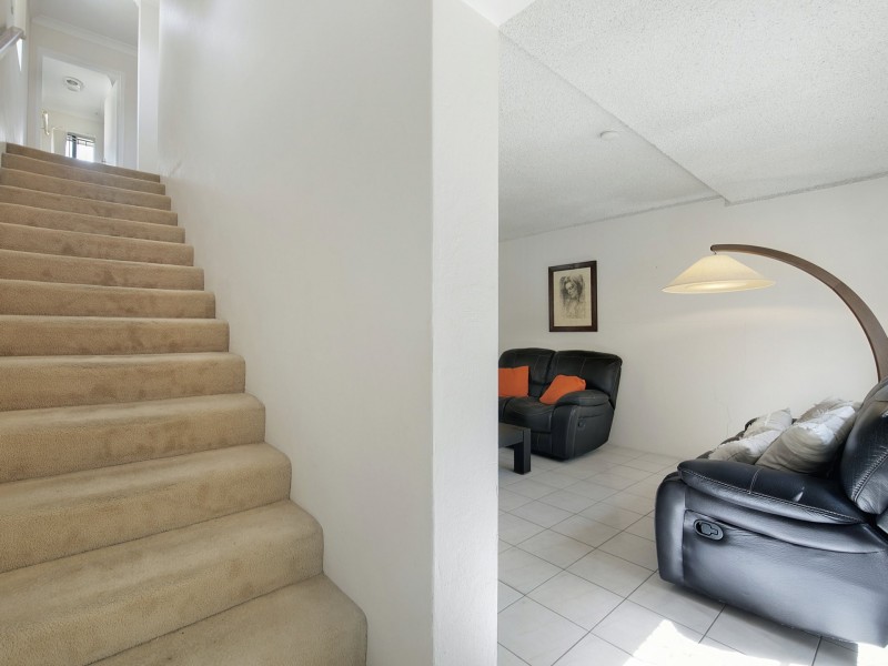 2/21 Darrambal Street, Surfers Paradise QLD 4217