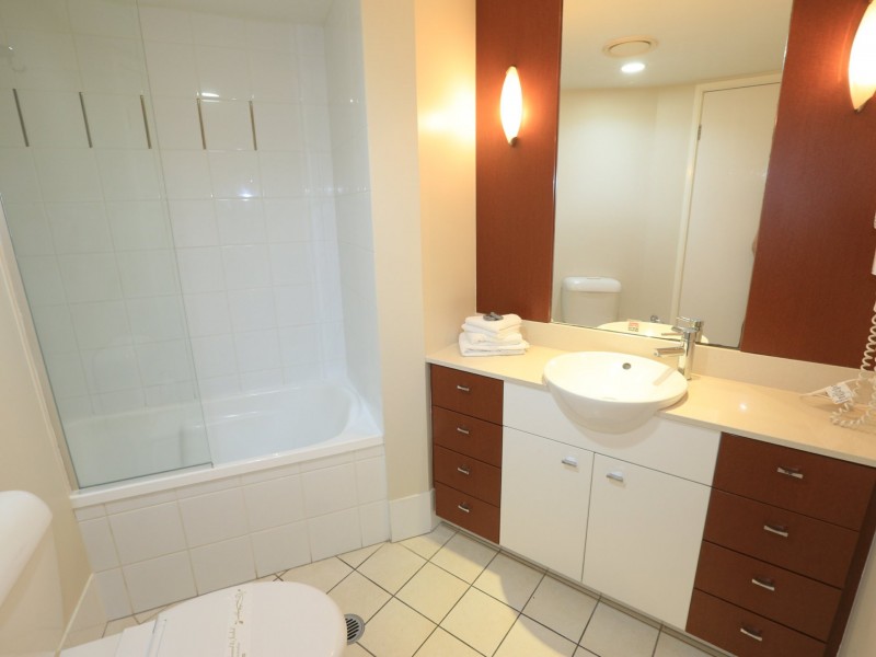 1074/23 Ferny Avenue, Surfers Paradise QLD 4217