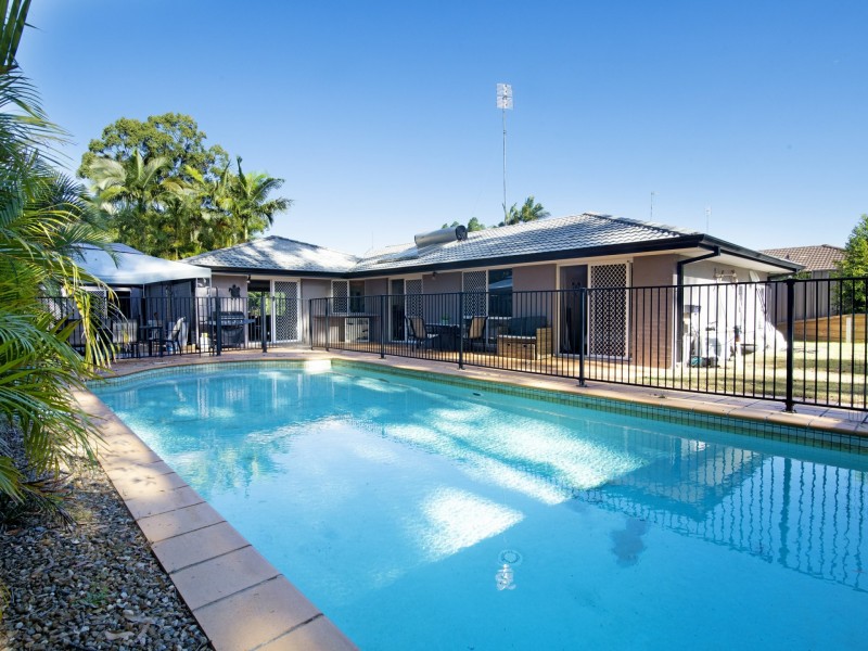 27 Manly Drive, Robina QLD 4226