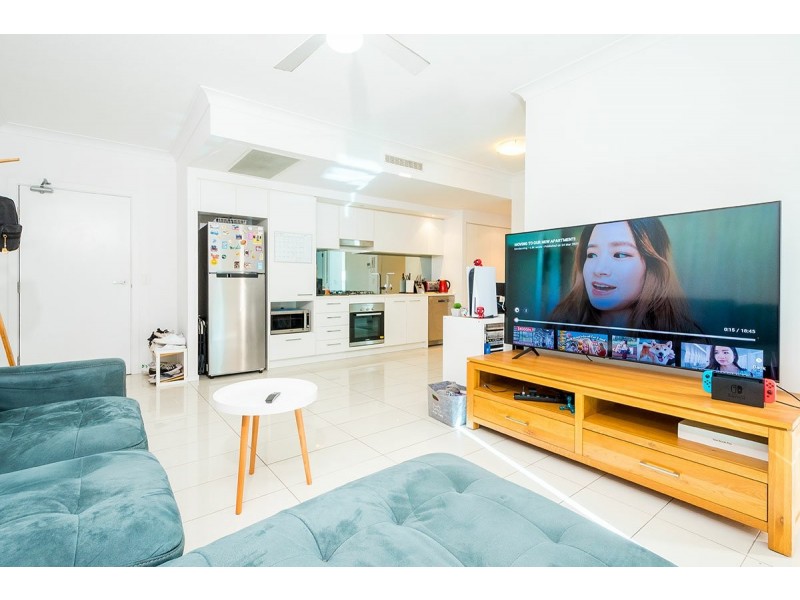 Apartment 210/20 Labrador St, Labrador QLD 4215