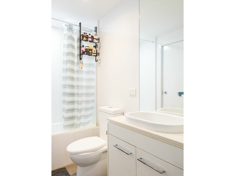 Apartment 210/20 Labrador St, Labrador QLD 4215