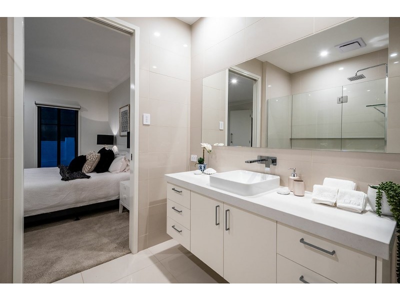 24 Meron Street, Southport QLD 4215