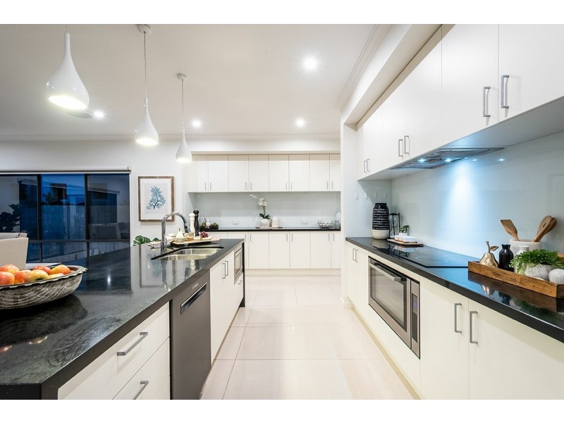 24 Meron Street, Southport QLD 4215