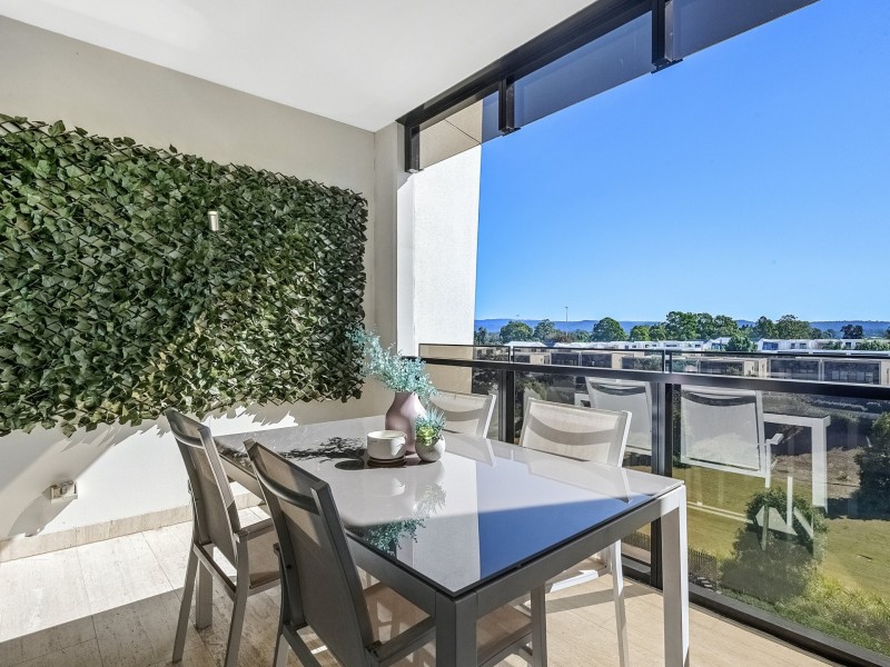 Unit 407E/1 Marina Drive, Benowa QLD 4217