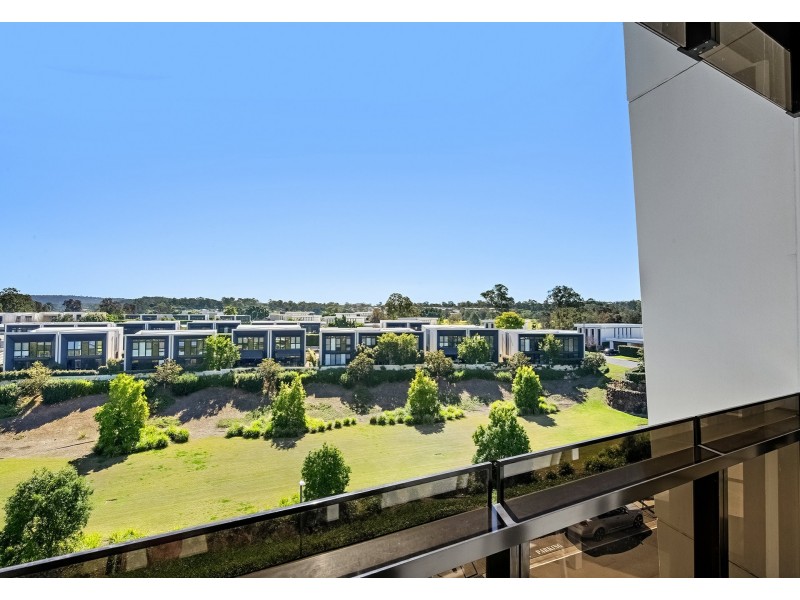 Unit 407E/1 Marina Drive, Benowa QLD 4217