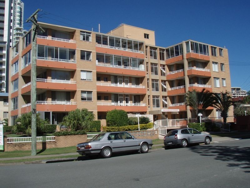3/2-4 Elizabeth Avenue, Broadbeach QLD 4218