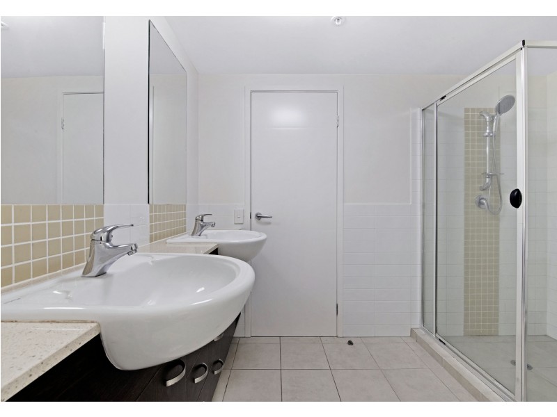 Unit 209/18 Fern Street, Surfers Paradise QLD 4217