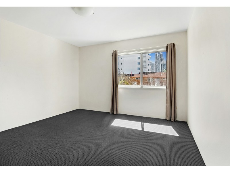 Unit 9/9 Holborow Close, Surfers Paradise QLD 4217