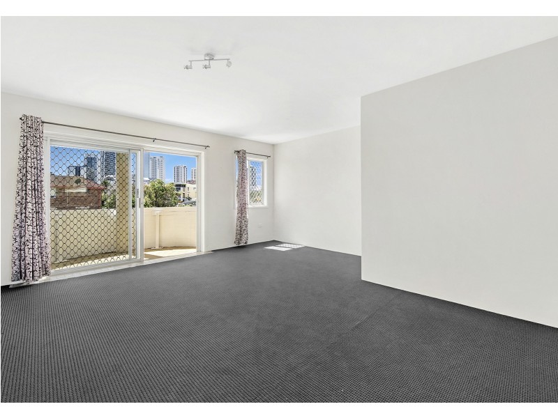 Unit 9/9 Holborow Close, Surfers Paradise QLD 4217