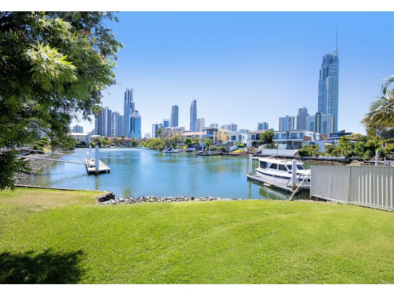 Unit 9/9 Holborow Close, Surfers Paradise QLD 4217