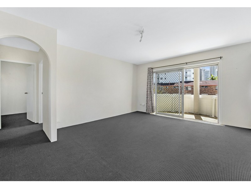 Unit 9/9 Holborow Close, Surfers Paradise QLD 4217