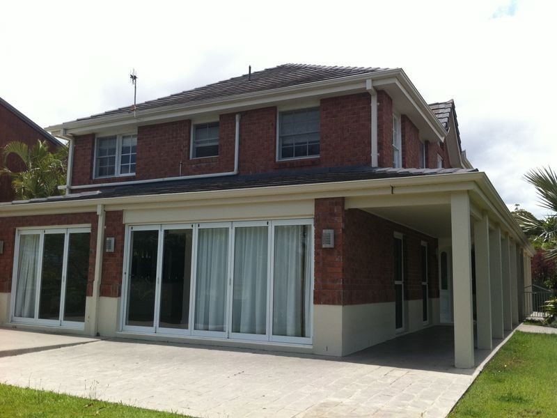 2 Kula Close, Benowa QLD 4217