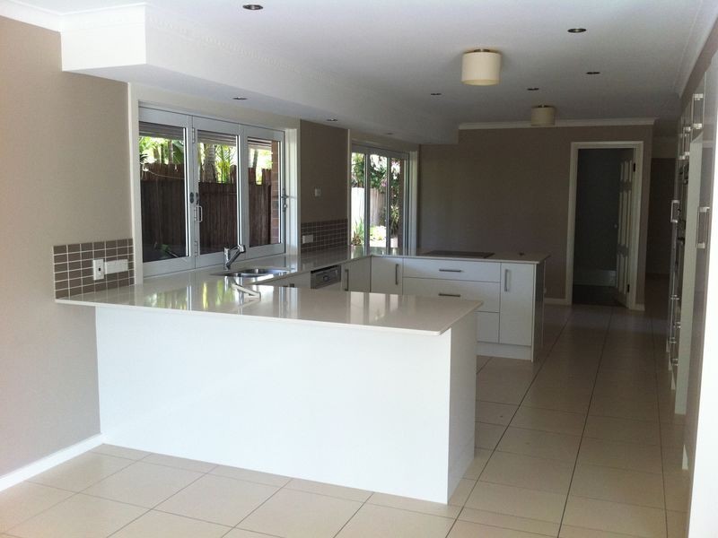 2 Kula Close, Benowa QLD 4217