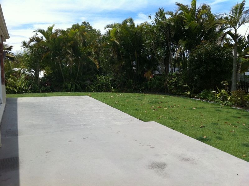 2 Kula Close, Benowa QLD 4217