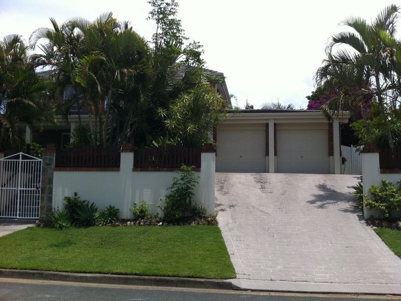 2 Kula Close, Benowa QLD 4217