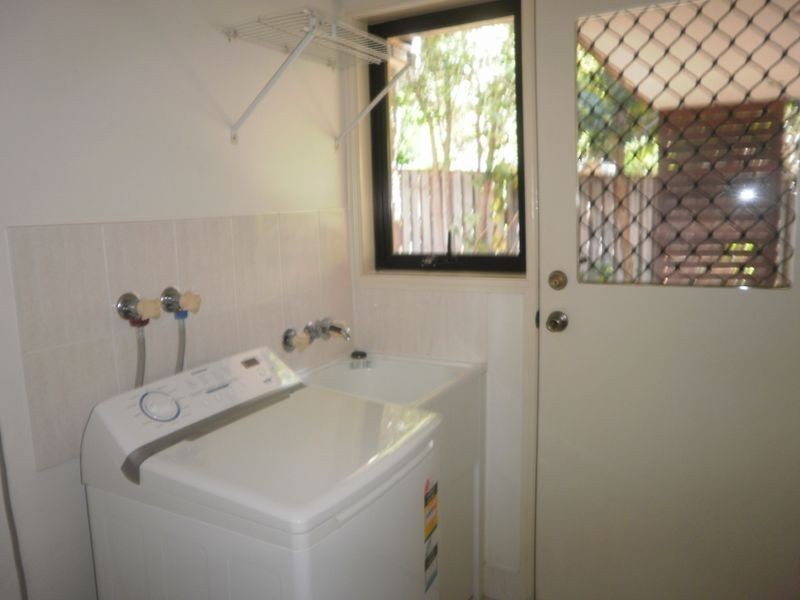 2 Girraween Grove, Ashmore QLD 4214