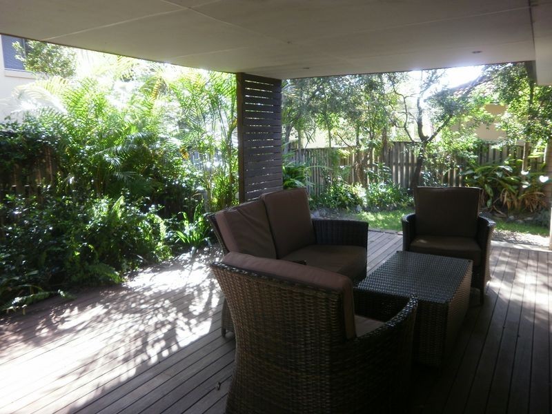 2 Girraween Grove, Ashmore QLD 4214