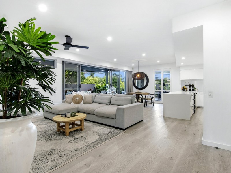 6059 Lugano Drive, Hope Island QLD 4212
