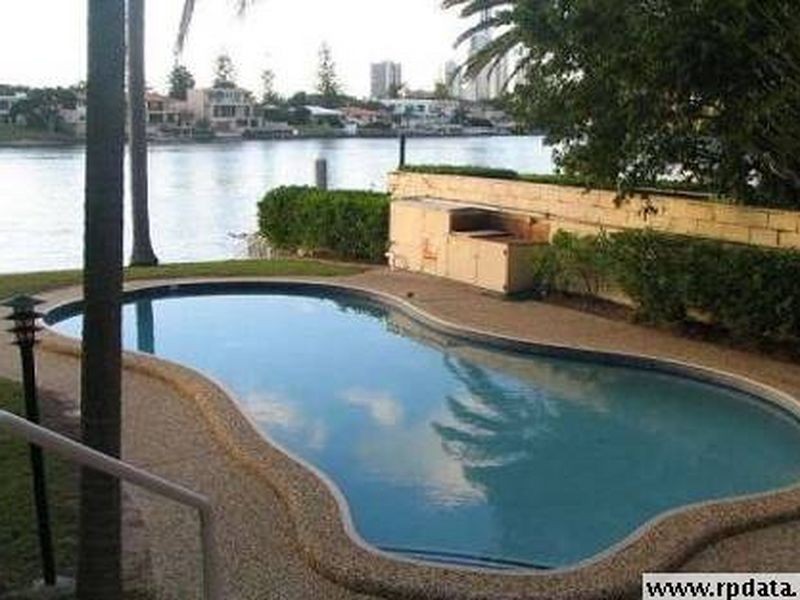 11 Cannes Avenue, Surfers Paradise QLD 4217