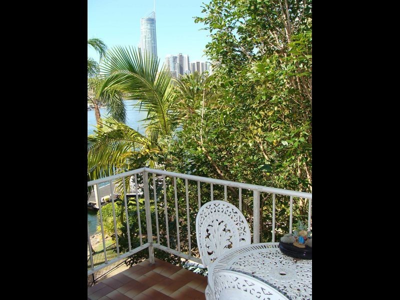 11 Cannes Avenue, Surfers Paradise QLD 4217