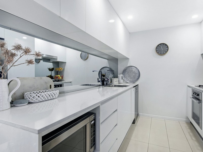 808/43 Harbour Town Drive, Biggera Waters QLD 4216