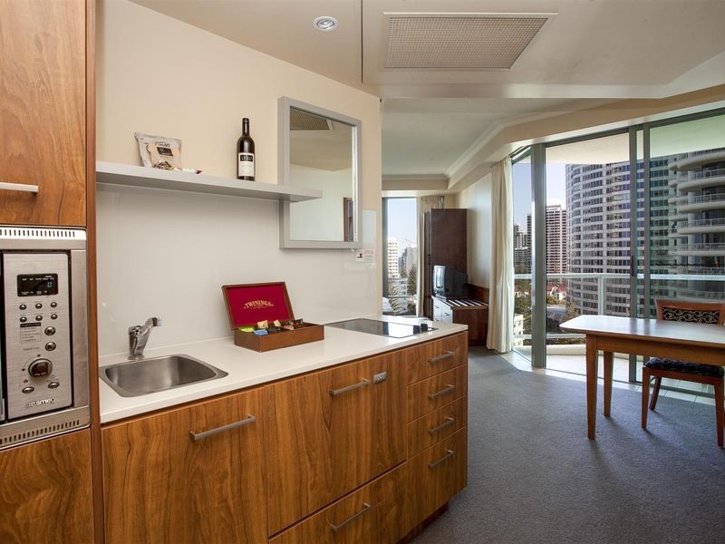 1013 & 101 25 Laycock Street, Surfers Paradise QLD 4217