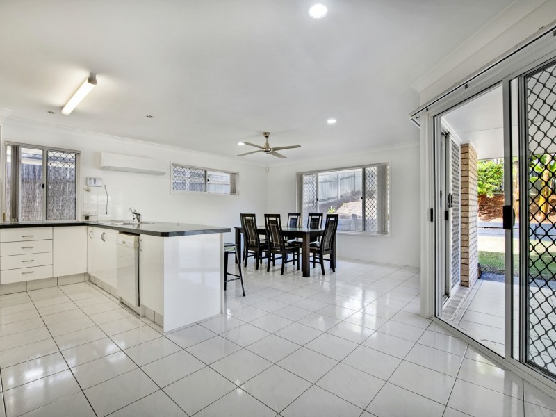 48 Wintergreen Drive, Parkwood QLD 4214