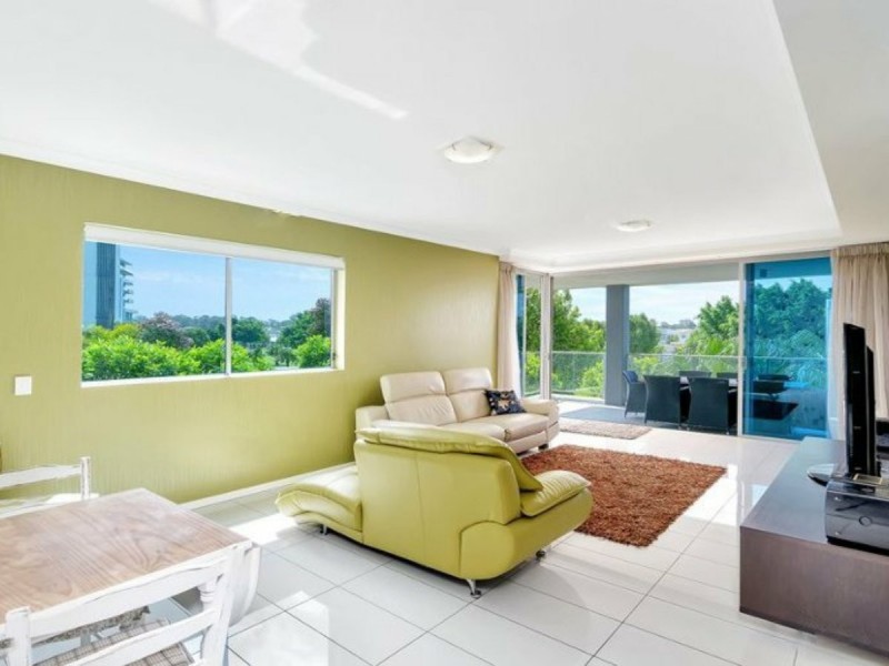 106/41 Harbour Town Drive, Biggera Waters QLD 4216