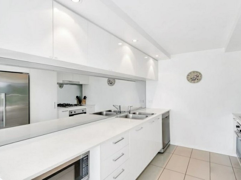 106/41 Harbour Town Drive, Biggera Waters QLD 4216