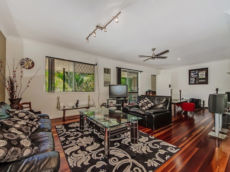 30 Nyora Street, Southport QLD 4215