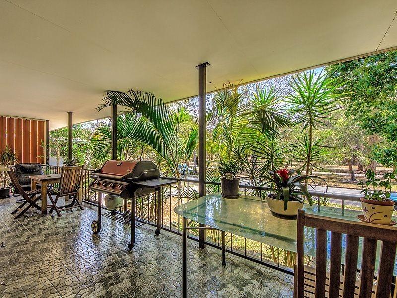 30 Nyora Street, Southport QLD 4215