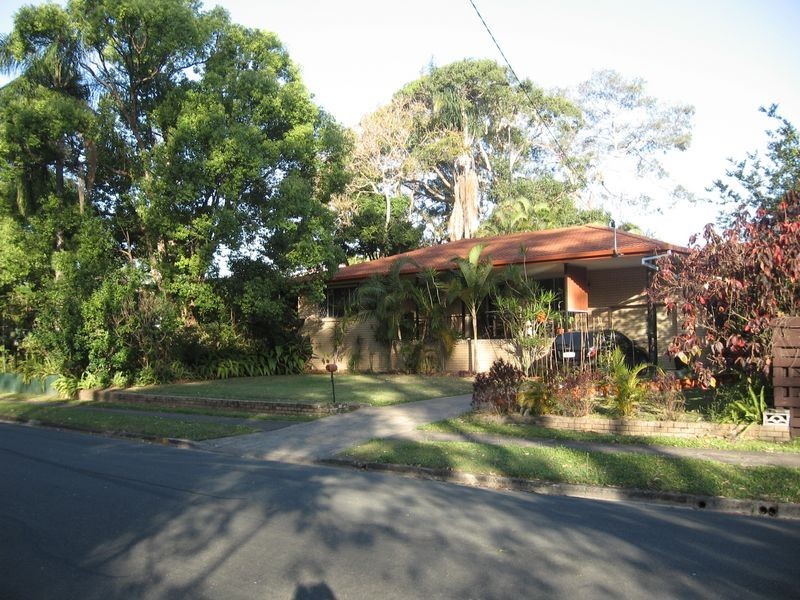 30 Nyora Street, Southport QLD 4215