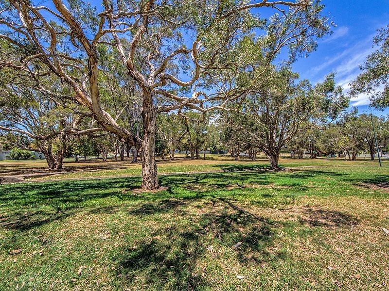 30 Nyora Street, Southport QLD 4215