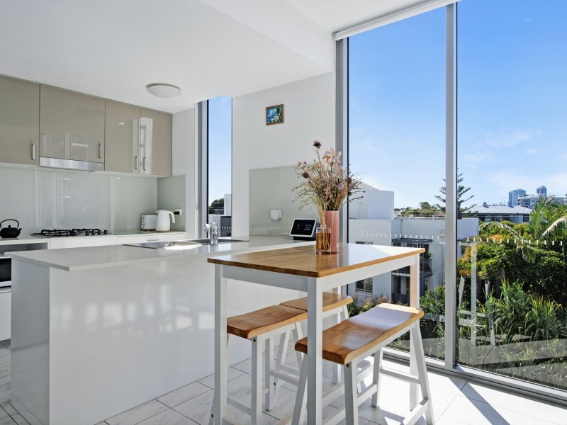 411/17 Bath Street, Labrador QLD 4215