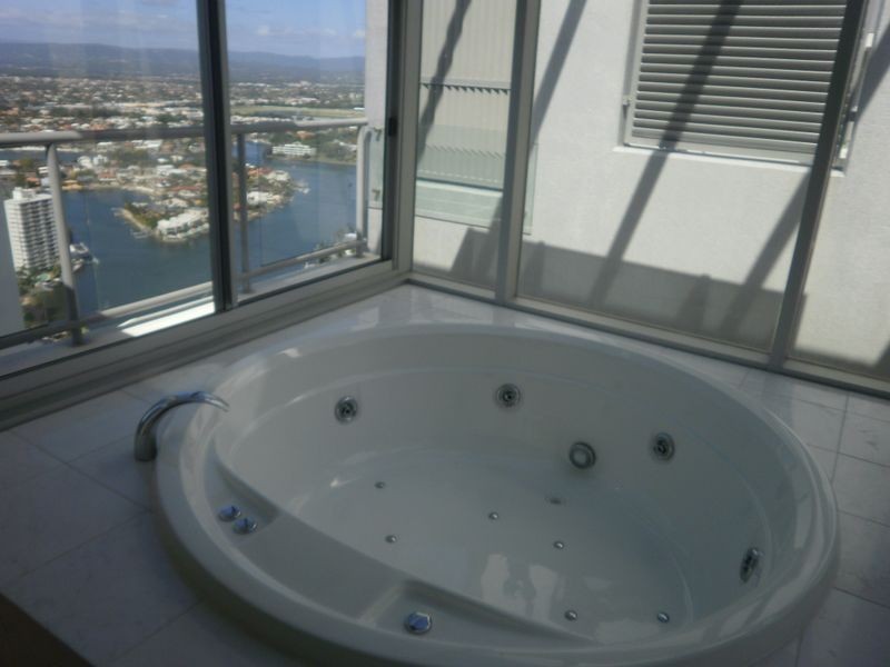 23 Ferny Avenue, Surfers Paradise QLD 4217