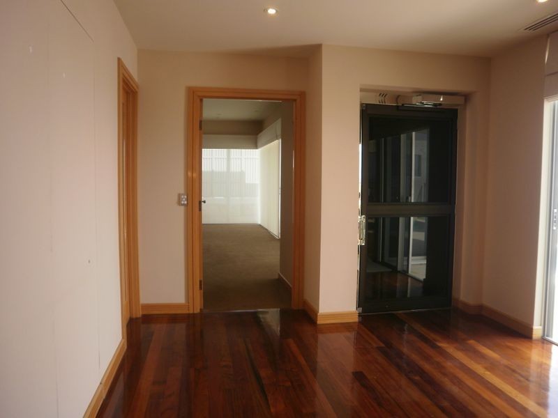 23 Ferny Avenue, Surfers Paradise QLD 4217