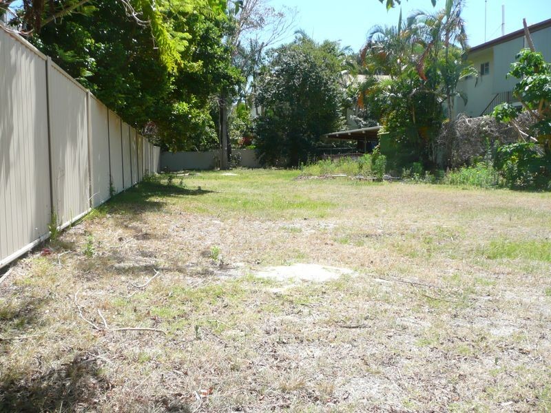 27 Burleigh Road, Burleigh Heads QLD 4220