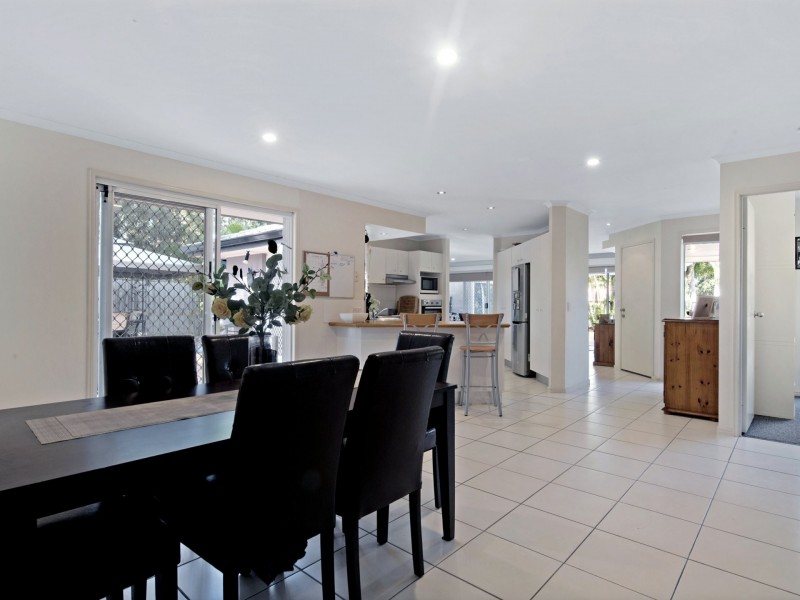 27 Manly Drive, Robina QLD 4226