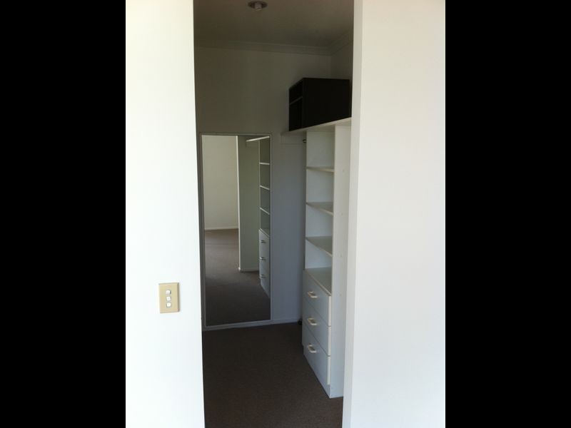 15 Weemala Street, Chevron Island QLD 4217